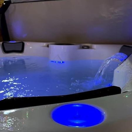 Central Area Terraced House With Private Hot Tub Lincoln Exterior photo