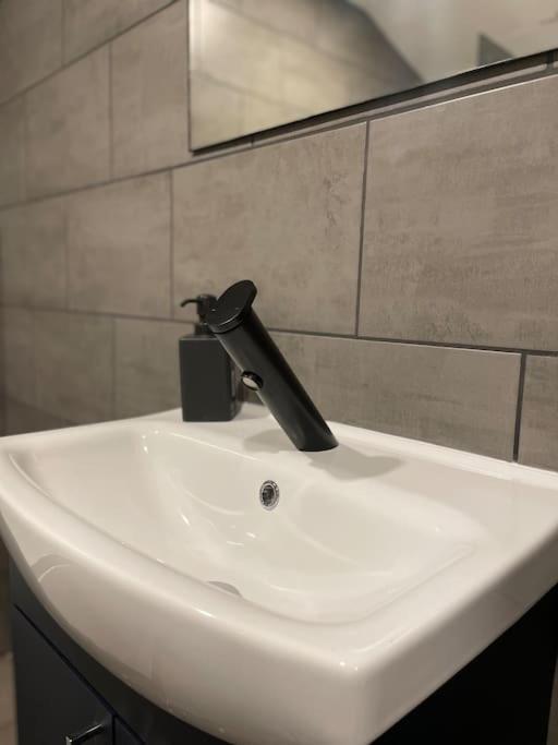 Central Area Terraced House With Private Hot Tub Lincoln Exterior photo