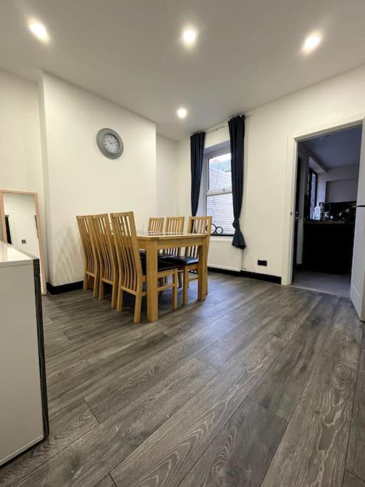 Central Area Terraced House With Private Hot Tub Lincoln Exterior photo